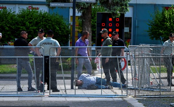 Atentat na Slovačkog premijera Roberta Fica, upucan sa više puta. Prebačen u bolnicu