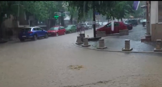 Nigdje bez kišobrana, kiša i grmljavina . Na snazi dva meteoalarma