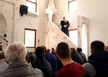 Danas je džuma, mnogi vjernici griješe tokom obavljanja namaza, šta nesmijete raditi