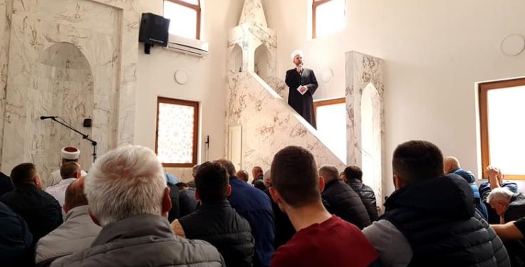 Danas je džuma, mnogi vjernici griješe tokom obavljanja namaza, šta nesmijete raditi