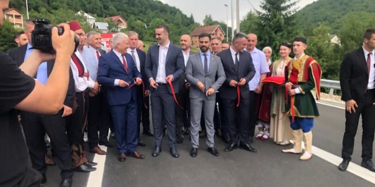 Put Špiljani-Rožaje završen, premijer Crne Gore presjekao vrpcu