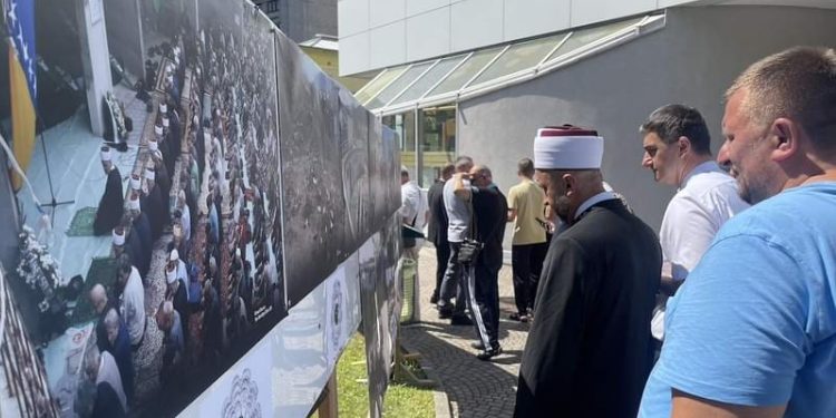 BiH: Otvorena izližba “Imami uz žrtve genocida” Ahmeta Blicka