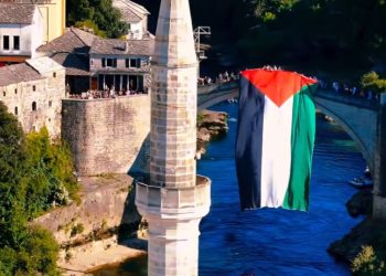Mostar je uz Palestinu, zastava na Starom mostu VIDEO