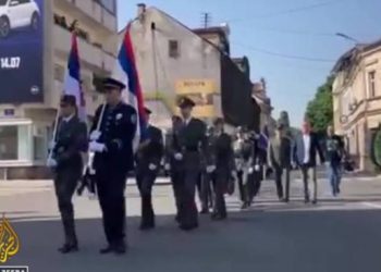 Defile Vojske Srbije u Prijedoru Komšić ocijenio kao novu agresiju, Dodik radostan
