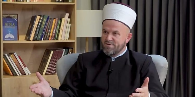 Muftija Demirović uputio poruku povodom 29. godišnjice genocida u Srebrenici