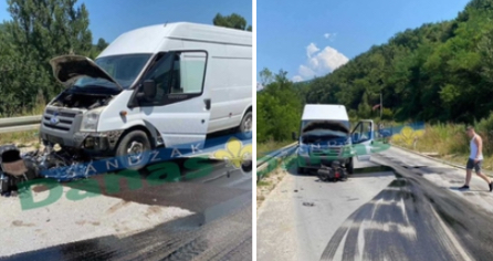 Tutin: Motorista se zakucao u kombi na putu kod Kadiluka