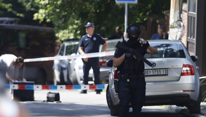 Jedan policajac poginuo drugi ranjen u sinošnjem napadu u Loznici