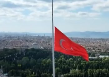 Dan žalosti u Turskoj zbog ubistva lidera Hamasa Ismaila Haniyeha, zastave na pola koplja