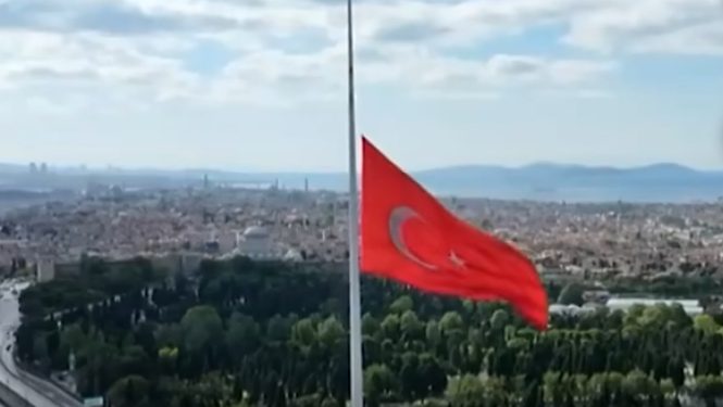 Dan žalosti u Turskoj zbog ubistva lidera Hamasa Ismaila Haniyeha, zastave na pola koplja