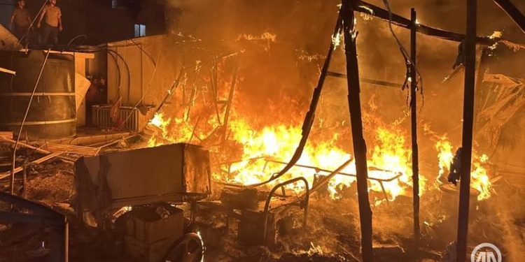 Genocidni Izrael bombardovao šatorsko naselje u bolnici u Gazi, ima poginulih