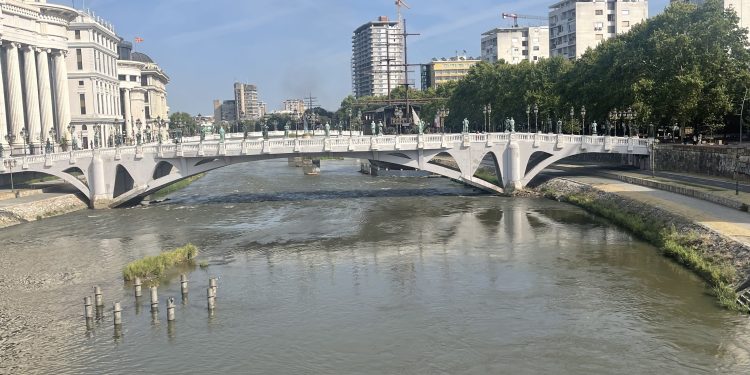 Danas toplo sa blagim padom temperature. Stiže nam nevrijeme sa gradom