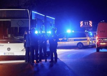 Njemačka: Žena izbola više osoba u autobusu, troje u kritičnom stanju