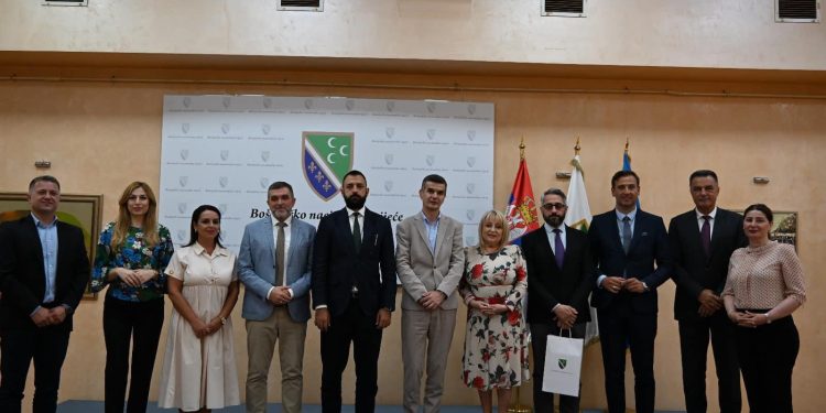 Ministrica prosvjete posjetila BNV, obrazovanje na materinjem jeziku prioritet