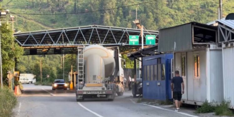 Kosovo je zatvorilo prelaze Brnjak i Merdare zbog blokade puteva sa srpske strane