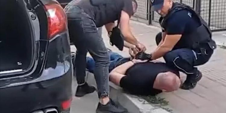 Crna Gora: Dva državljanina Srbije uhapšena po Interpolovoj potjernici