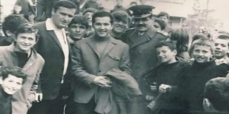 Legenda sevdaha- Safet Isović održao koncert šesdesetih u Tutinu