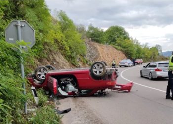 Teška saobraćajna nezgoda kod Novog Pazara, žena prevrnula auto na krov