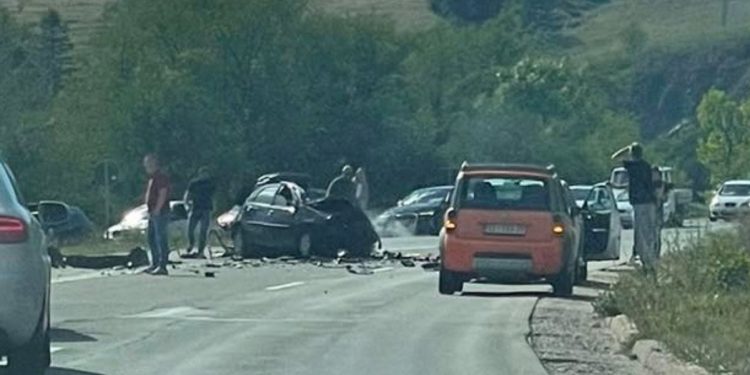 Saobraćajna nesreća na Zlatiboru, u sudaru kamiona i automobila ima poginulih