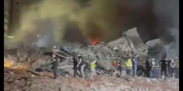 Izraelski zločinci digli u vazduh cijeli gradski kvart u Bejrutu VIDEO