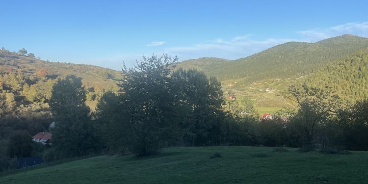 Ledeno jutro na Pešteru. Svi se pitamo da li i kada nam dolazi Miholjsko ljeto