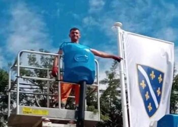 Ovo je heroj  Ernad Begović, spasio sa ocem komšije koji se davili u bujici pa se i sam udavio