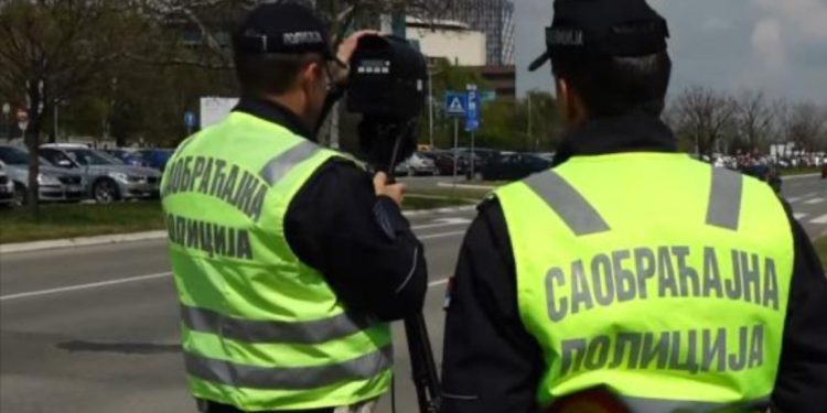 Akcija policije „Fokus na putu“: Borba protiv nepropisnog korišćenja mobilnih telefona u saobraćaju