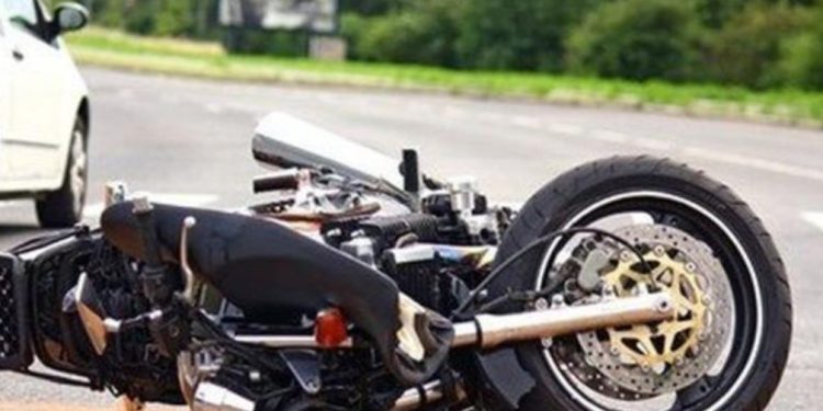 Divljaštvo na ulicama Rožaja, mladić ukrao motor pa napravio lančani sudar i napao policajca