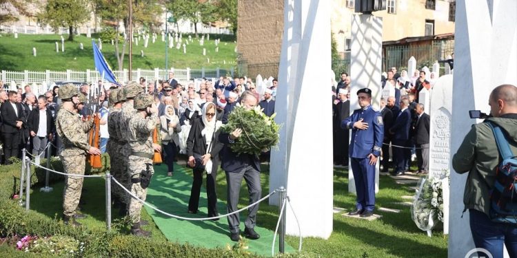 Na šehidsko mezarje obilježena 21. godišnjice smrti Alije Izetbegovića