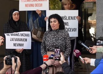 Novi Pazar: Protest roditelja uhapsenih mladića