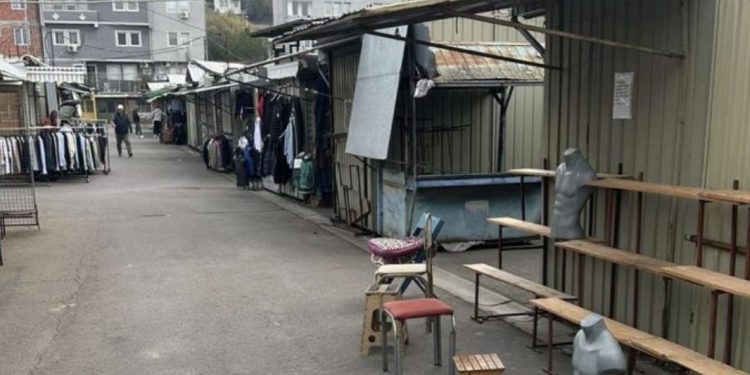 Inspekcija zatvorila pijacu: Prodavci ogorčeni na ponašanja inspekcije