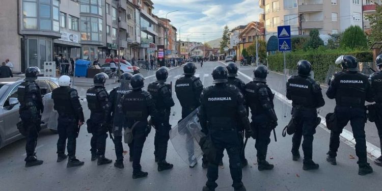 Sukob policije i navijača Novog Pazara u blizini stadiona