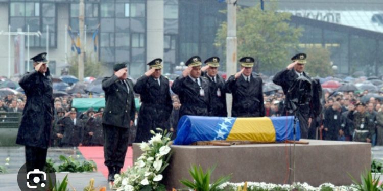 “Došla sam iz Cazina na dženazu jer je zaslužio. Da mu dragi Allah podari sedam lijepih dženneta”