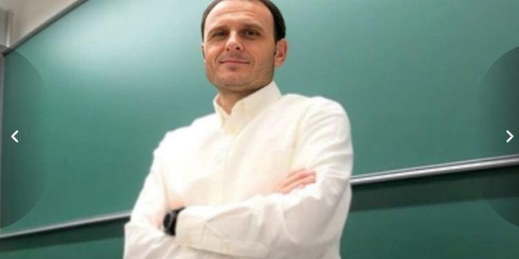 Stradao na stanici u Novom Sadu čekajući voz da bi stigao do supruge i djece, svakog petka išao