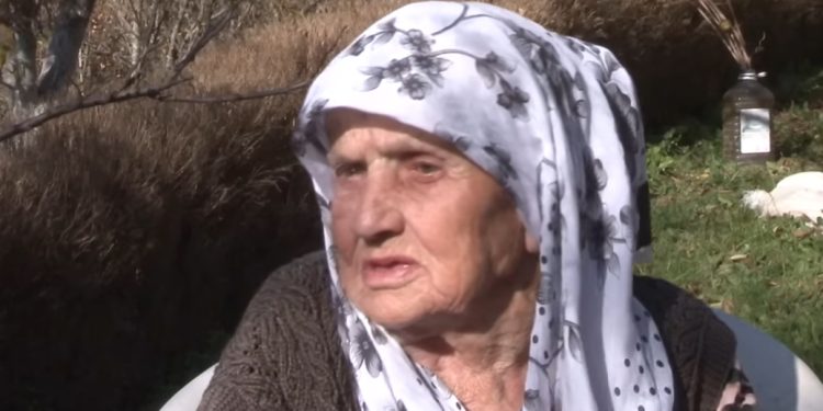 Udala se sa 15 godina, sada ima 90 i 9 djecei živi sama u selu Nadumce kod Tutina- Safija Omerović