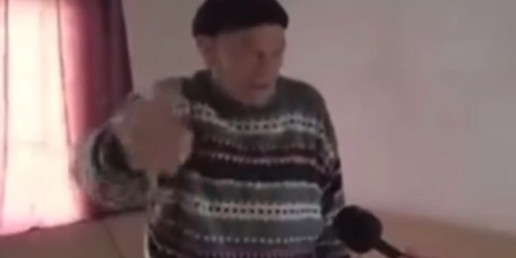 Sin ga pretukao a kasnije umirao osam sati u kanalu