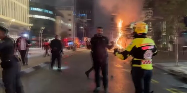 15 Raketa ispaljeno iz Libana, pogođena zgrada: Jedna žrtva i deset povređenih