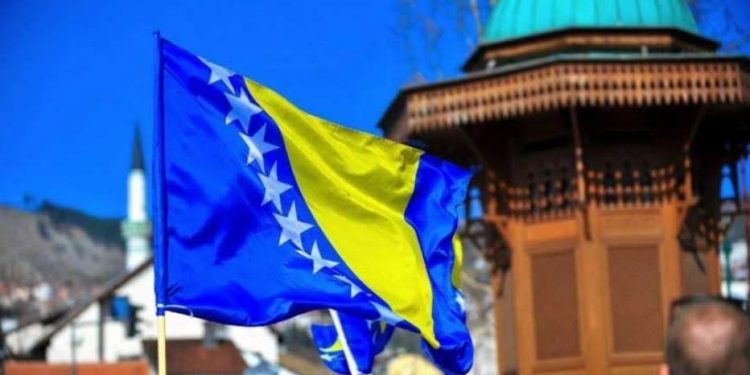 BiH slavi svoj rođendan, podignuta zastava na brdu Hum a biće polaganje cvijeća na mezarju Kovači