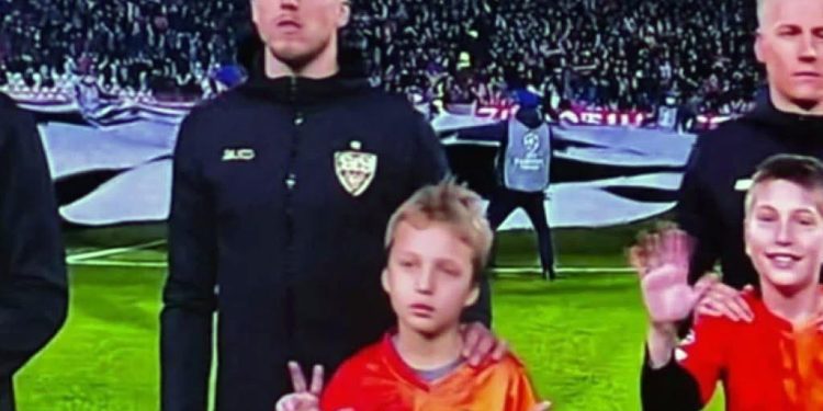 Gest koji je šokirao javnost, tri prsta ispred Demirovića: Zloupotreba djece u sportu