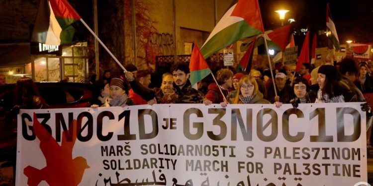 Zagreb: Održan marš solidarnosti s Palestinom pod sloganom ‘Genocid je genocid’