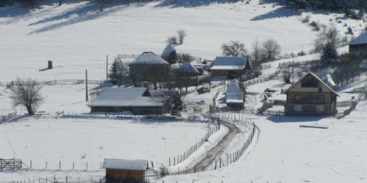 Početak decembra donio snijeg, na Pešteru hladno uz probleme sa elektro snabdevanjem