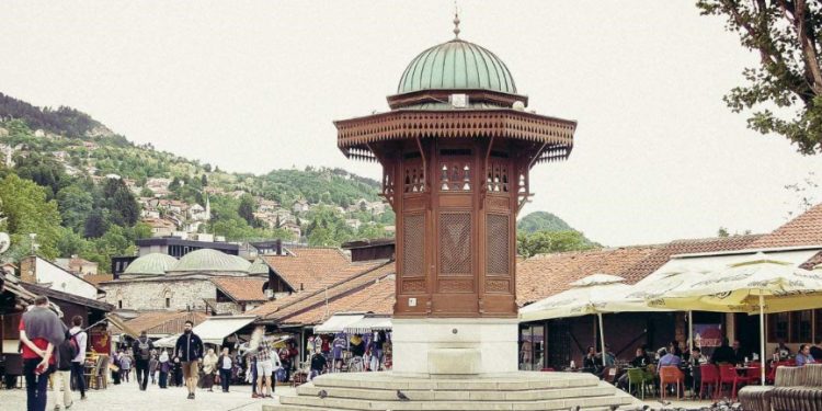 Sebilj predstavlja fontanu posebnog oblika na trgovima. Najpoznatiji Sarajvski a i Sandžački gradovi dobili