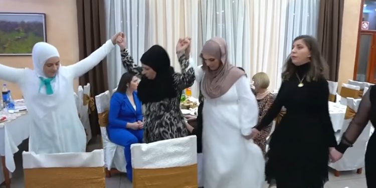Nema svadbe bez tradicionalnog Turskog kola VIDEO