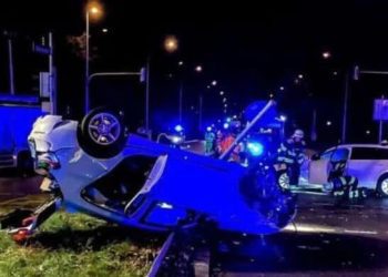 Teška saobraćajna nesreća kod Minhena: Od siline udesa BMW-a i taxia jedno lice povređeno
