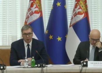 Vučić bio gost na sjednici Vlade: Dijelio savjete studentima, srednjoškolcima i ministrima