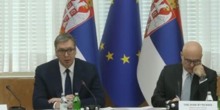 Vučić bio gost na sjednici Vlade: Dijelio savjete studentima, srednjoškolcima i ministrima