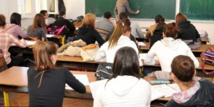 Ministarstvo prosvete predložilo jednako trajanje zimskog raspusta za sve škole od 24. decembra