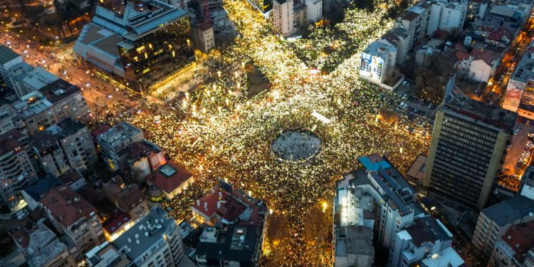 Srbija na prekretnici: Protesti i politička kriza koja može da dovede do generalnog štrajka