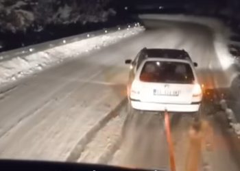 Tutinci ljudi velikoga srca: Golfom izvukao Dejana iz Kraljeva, zaglavljenog sa šleperom
