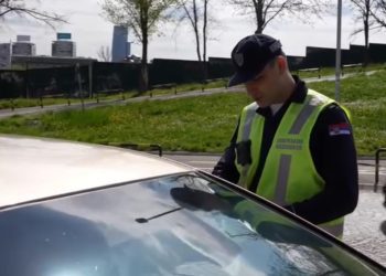 Bosanac zasmejao cijeli region odgovorim policajcu na pitanje šta ima od zimske opreme