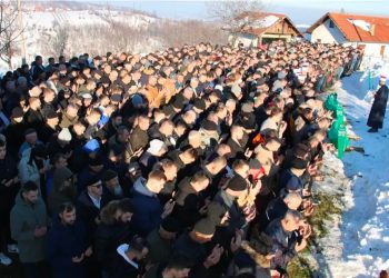 Bloka tuga na dženazi tragično stradaloj tročlanoj porodici